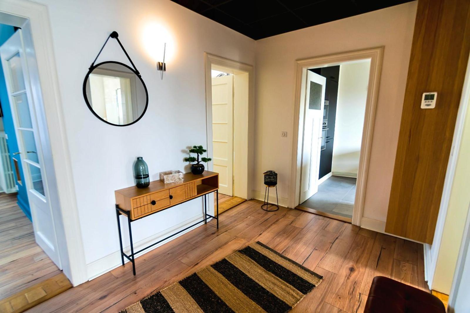 Bel Ami: Modern Chic With Garden Access In Center